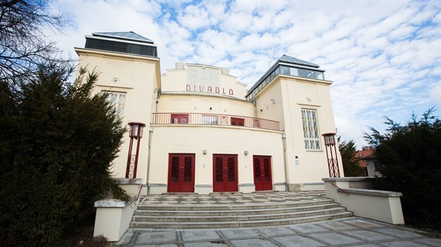 Stoletou existenci oslavilo Městské divadlo Kladno důkladnou rekonstrukcí, která ho ve všech směrech přenesla do 21. století. 