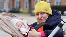 Pavla Jani��ová, here�ka Západo�eského divadla Cheb s dcerou Miladou.
