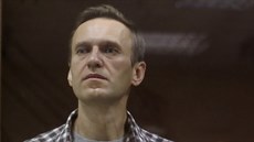 Opoziční aktivista Alexej Navalnyj poslouchá verdikt soudu. (20. února 2021)