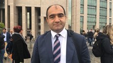 Nmecký politik kurdského pvodu za stranu Zelených Özcan Mutlu (5. ervna 2014)