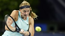Petra Kvitova v duelu s Alizé Cornetovou.