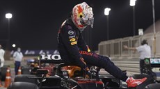 Max Verstappen z Red Bullu po vítzné kvalifikaci na Velkou cenu Bahrajnu F1.