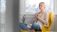 Zahote pedsudky. Mantra vám skuten me býti velmi nápomocná.