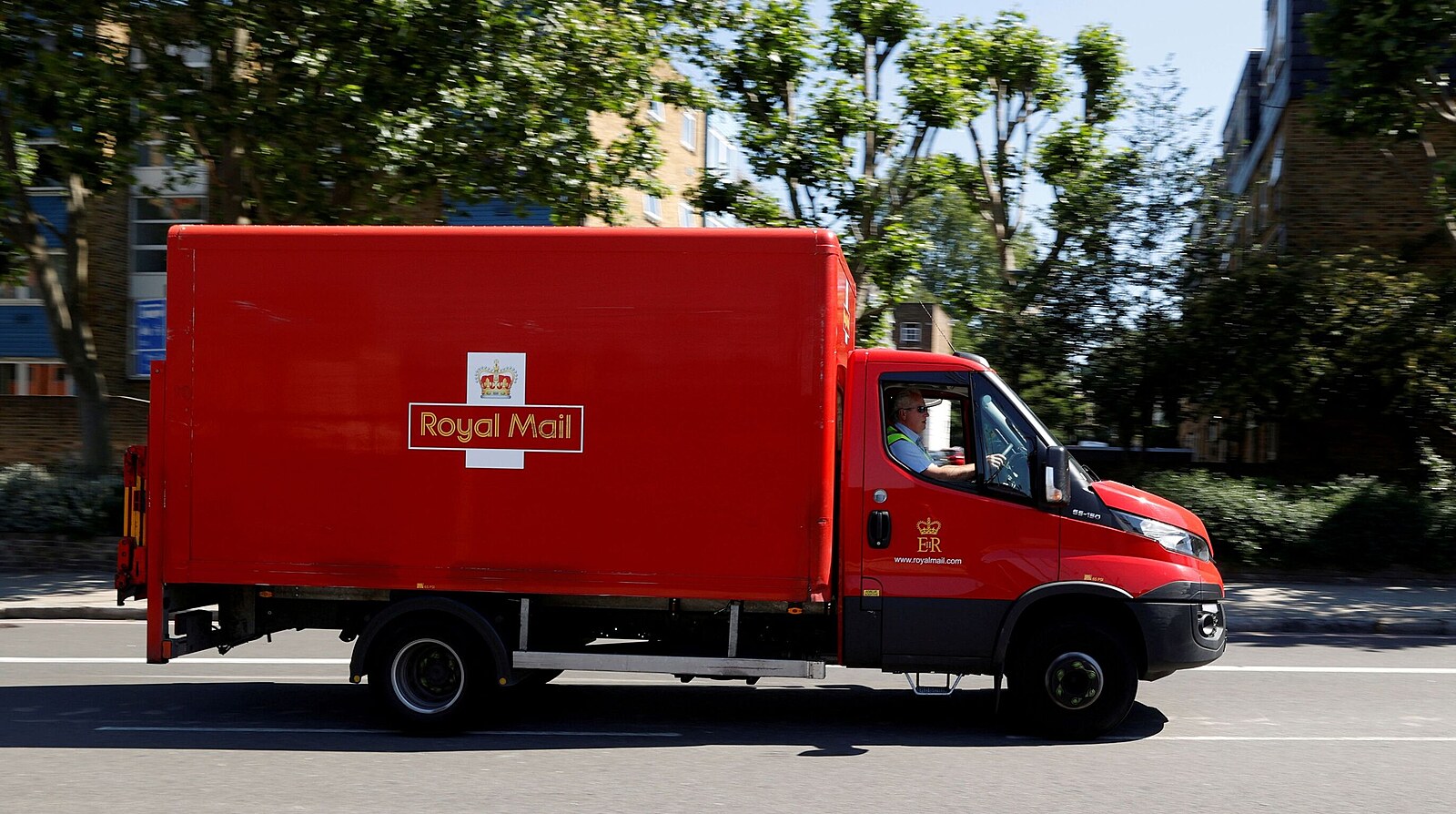 Royal Mail je na pokraji kolapsu. Stovky pošťáků dávají výpověď, píší v Británii