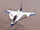 Z letounu F-16 byla v prbhu let vyvinuta ada odvozených typ, jedním...