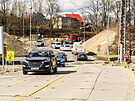 Provizorn� silnice propojuj�c� Jate�n� t��du s ulic� Na Roudn� v Plzni pod...
