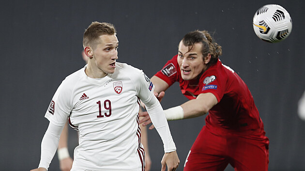 Raimonds Krollis z Loty�ska unik� Caglarovi S�y�nc�ovi z Turecka.