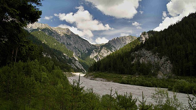 Karlbach: koryto této řeky se naplní vodou jen za jarního tání, ale většinu roku je suché.
