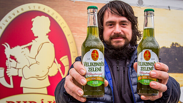 Ve strakonickém pivovaru Dudák uvařili velikonoční zelené pivo.