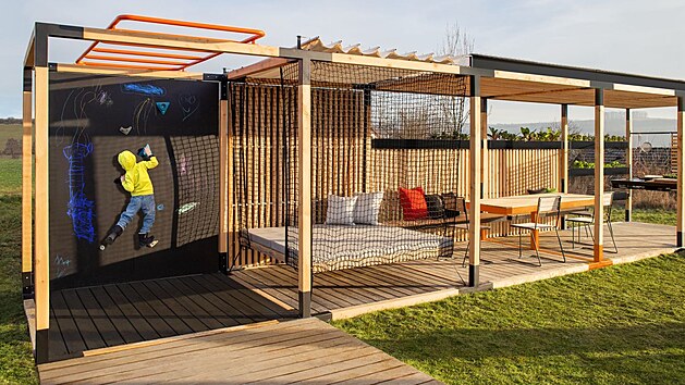 Oceněný modulární systém Leva - varianta Home. Na zahradě si můžete vytvořit obývací pokoj i jídelnu a hernu pro děti.