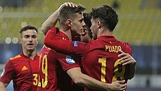 Gólová radost španělských mladíků v utkání mistrovství Evropy do 21 let s...