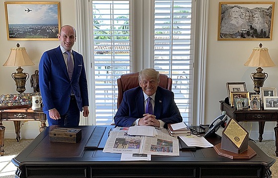 Trumpova nová kancelář (7. dubna 2021)
