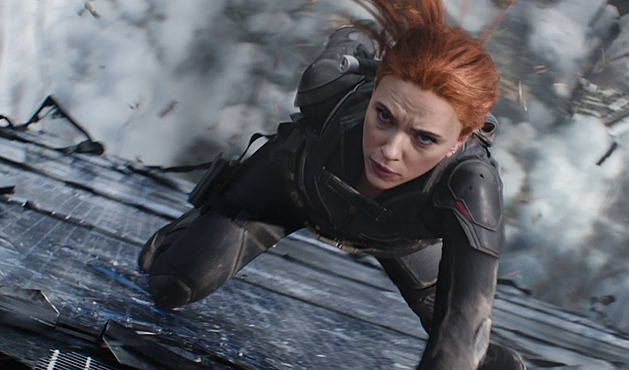 Velký úprk od Marvelu k DC? Scarlett Johanssonovou lákají do nového Batmana