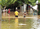 Na východ Indonésie a ve Východním Timoru zpsobily silné det záplavy a...