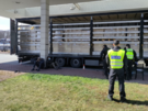 Policie v podvozku nkladnho automobilu na bvalm pechodu pechodu u...