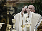 Pape Frantiek slouí kadoroní velikononí mi ve vatikánské svatopetrské...