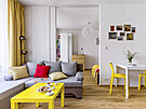 Zajímavým prvkem je posuvná japonská stna z IKEA, která oddluje prostor...
