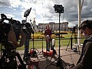 Zástupci médií ped Buckinghamským palácem v den úmrtí prince Philipa (9. dubna...