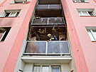 Hasii evakuovali jednadvacet lid z panelovho domu v Plzni na Doubravce, kde...