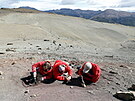 Paleontologové pi práci v údolí Las Chinas v chilské Patagonii