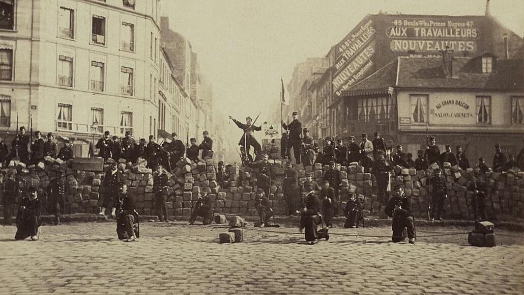 Paíská komuna (francouzsky La Commune de Paris) byla radikáln socialistická...