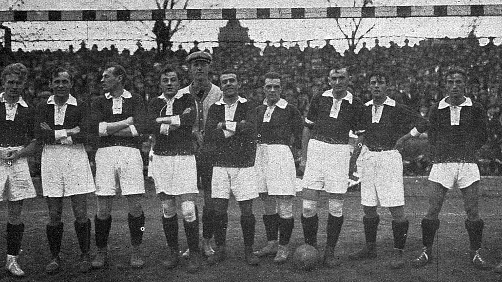 Fotbalisté Sparty v roce 1921. Tým, který postavil Johny Dick. 