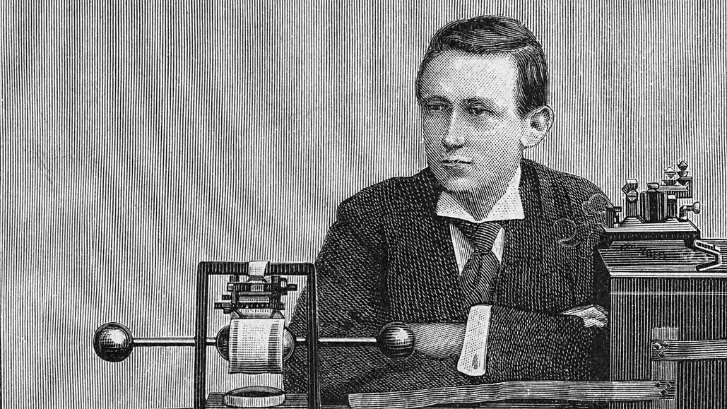 &#207;talský fyzik Guglielmo Marconi v prosinci 1901 poslal první radiový...