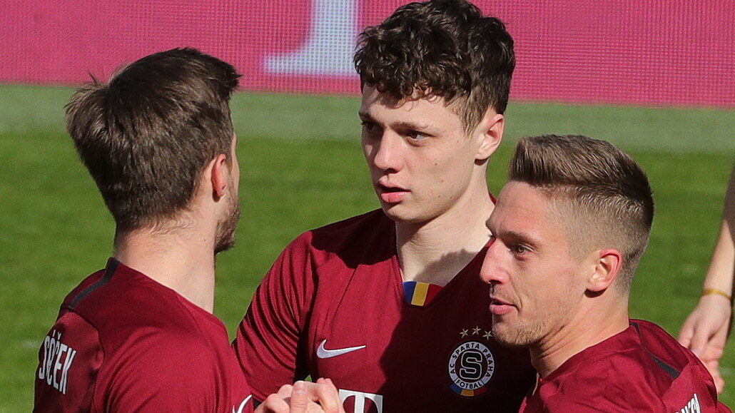Pohár svědčil domácím, do semifinále postoupily Sparta, Plzeň a Teplice