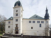 Do n�kterých d�le�itých oprav se nyní pustili na zámku Hrubý Rohozec.