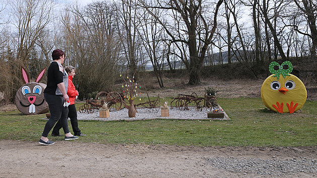 Origin�ln� velikono�n� v�zdoba ve Mstic�ch u V�eskovic na Klatovsku (29. 3. 2021)