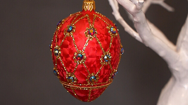 Velikonoční „Fabergého“ vejce zdobené ručně vkládanými kameny
