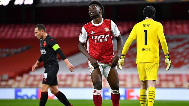 Bukayo Saka z Arsenalu si vyčítá neproměněnou příležitost.
