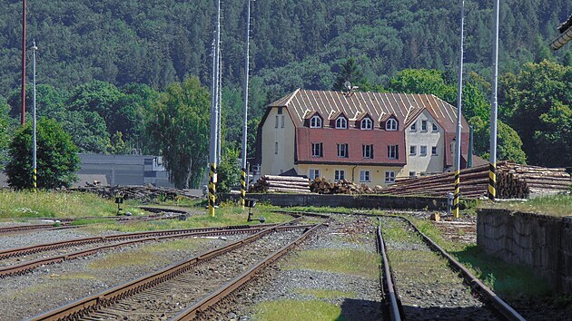 Stanice Vrbno pod Pradědem slouží odjakživa nakládce dřeva.