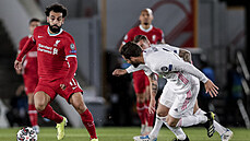 Muhammad Salah (Liverpool) vede mí� v utkání s Realem Madrid.