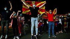 Fanouci v Severní Makedonii vyli do ulici, aby oslavili triumf fotbalist v...