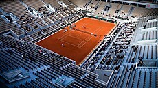 Pohled na centrální dvorec Philippa Chatriera na Roland Garros.