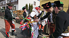 Na Hané býval hlavn v nkterých vesnicích stále k vidní tradiní hanácký mrskut (na snímku z dívjích let v podání folklórního souboru Klas z Kralic na Hané na Prostjovsku). Nyní ale tradici peruila koronavirová omezení.