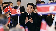 Kim Il Guk, severokorejský ministr sportu a pedseda olympijského výboru, je v...