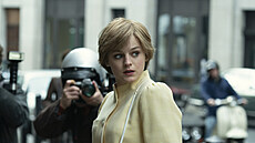 Emma Corrinová v seriálu Koruna (2020)