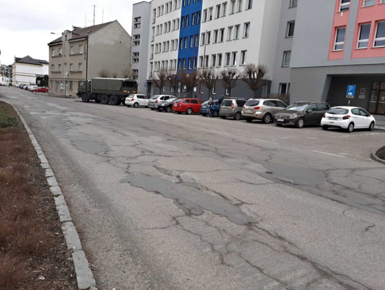 Kvůli opravě povrchu vozovky bude v celém úseku mezi Horní a Masarykovou ulicí...
