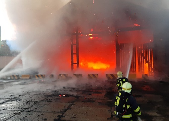 V Nymburku hoří bývalá výtopna. (14. dubna 2021)