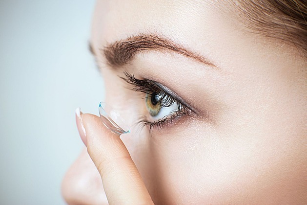 Šest pravidel péče o kontaktní čočky, která byste měli vždy dodržovat