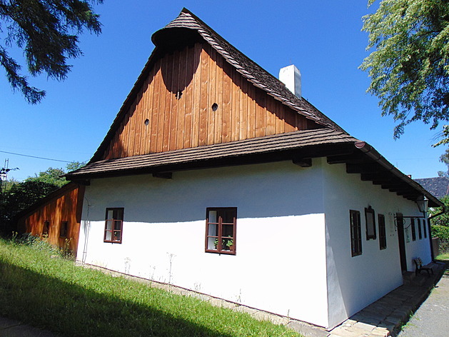 Tři osudové domy Františka Palackého. Z chalupy až po zámek a palác v Praze