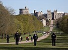Policie hlídá okolí hradu Windsor. (17. dubna 2021)
