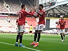 Mason Greenwood (vlevo) a Marcus Rashford slaví gól Manchesteru United v zápase...