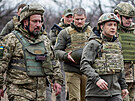 Ukrajinský prezident Volodymyr Zelenskyj (vpravo)