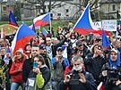 V Semilech demonstrovaly stovky lid na podporu editele Waldorfsk koly Ivana...