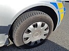 Mu propíchl dv pneumatiky auta policist, kteí v Bílovicích nad Svitavou na...