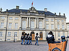 Vlajky na pl erdi vlají na poest prince Philipa také na dánském královském...