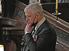 Princ Andrew, syn prince Philipa, na pohbu svého otce ve Windsoru (17. dubna...